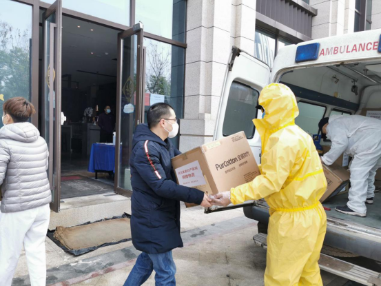 關(guān)愛(ài)“戰(zhàn)地玫瑰”