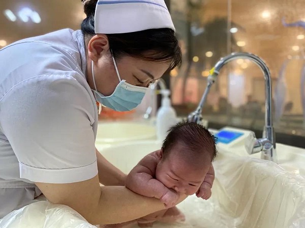 媽媽“雙線”戰(zhàn)疫，女兒報(bào)考醫(yī)學(xué)專業(yè)被錄取