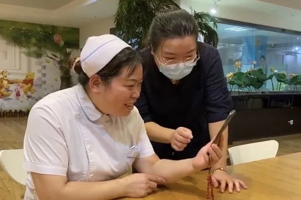 媽媽“雙線”戰(zhàn)疫，女兒報(bào)考醫(yī)學(xué)專業(yè)被錄取