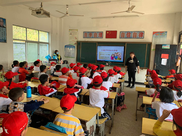 助力公益，奉獻愛心|德韓口腔走進麻城乘馬崗凱德希望小學(xué)