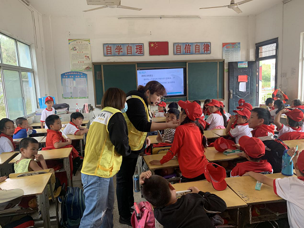 助力公益，奉獻愛心|德韓口腔走進麻城乘馬崗凱德希望小學(xué)