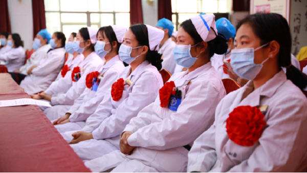 武漢仁愛醫(yī)院2020年新冠肺炎抗疫白衣天使紀(jì)念章頒獎大會